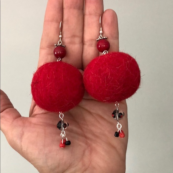 Red felt ball dangle and drop earrings - Picture 1 of 2